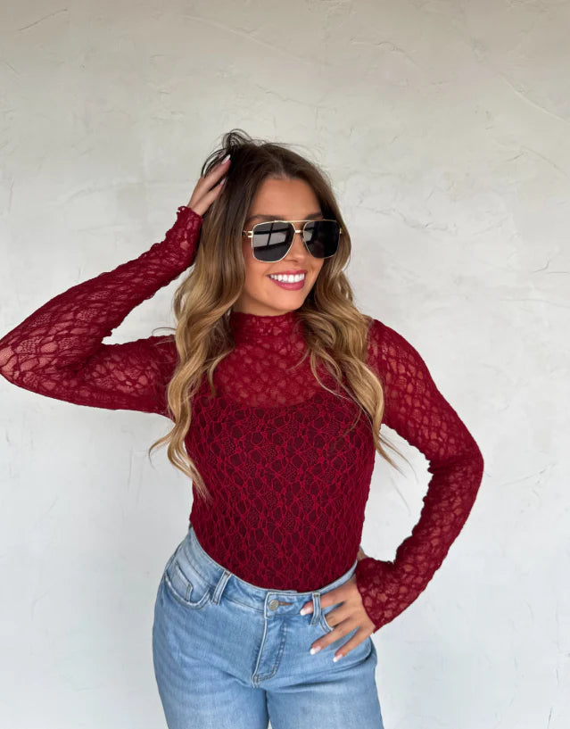 Jolie Lace Thumbhole Top